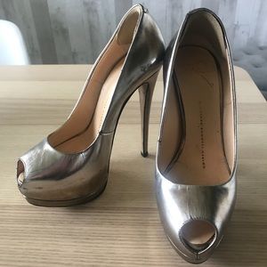 Giusseppe Zannotti $20 (used)